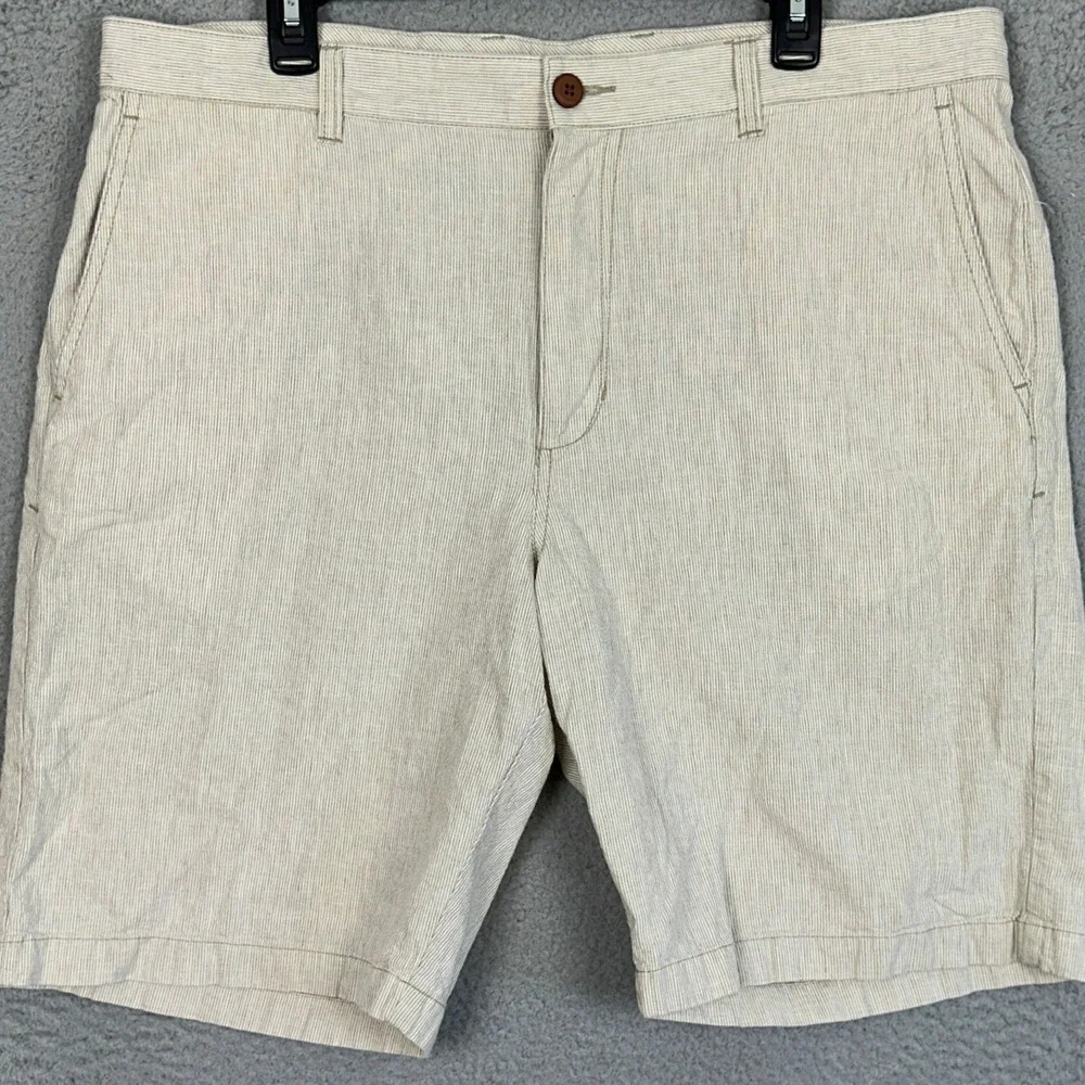 Tommy Bahama Linen Blend Shorts Mens 38 Beige White Striped Casual Chino Logo